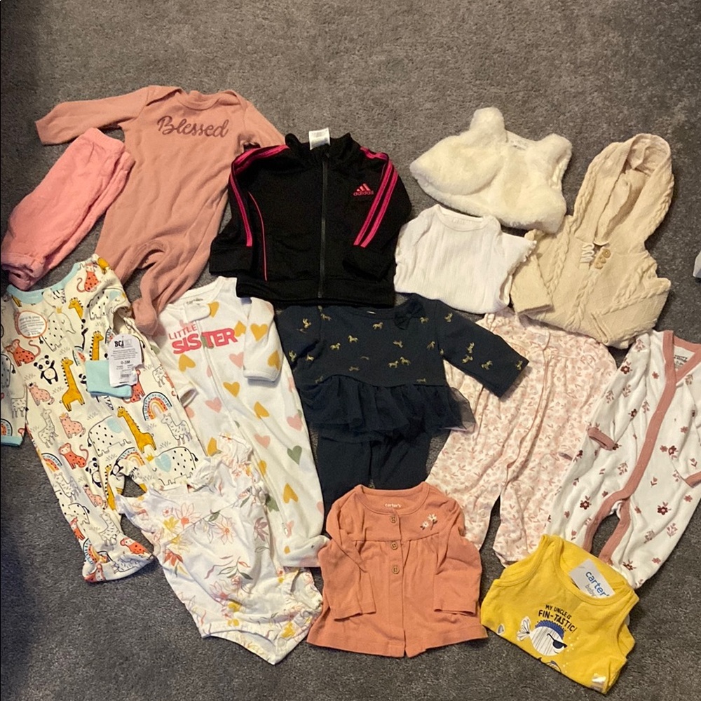 Bundle of baby girl size 0-3 months clothes 15 pieces